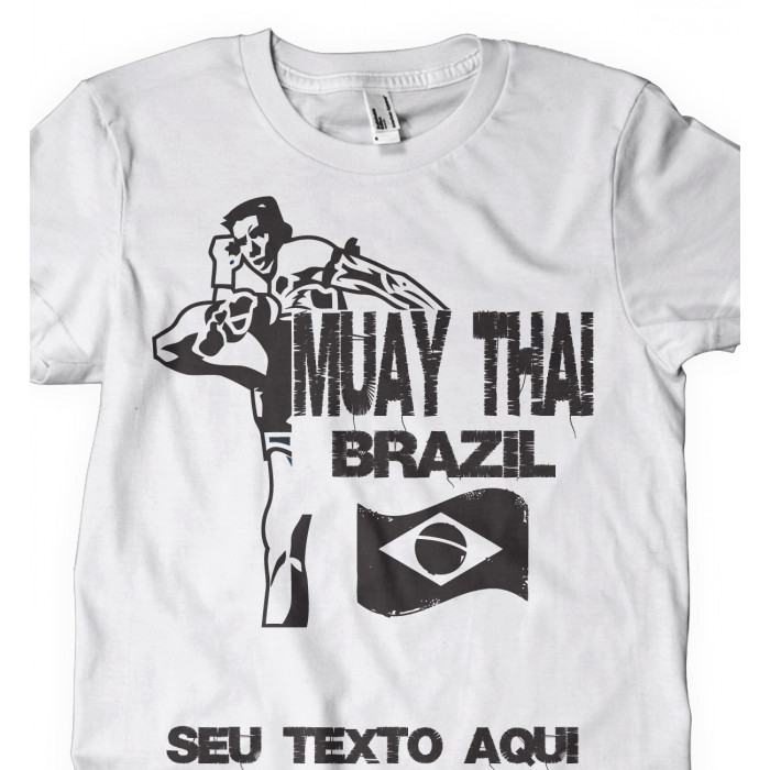 Camiseta - Muay Thai - Lutador Dando Chute Lateral Tip-kang Bandeira do Brasil Frente Branca