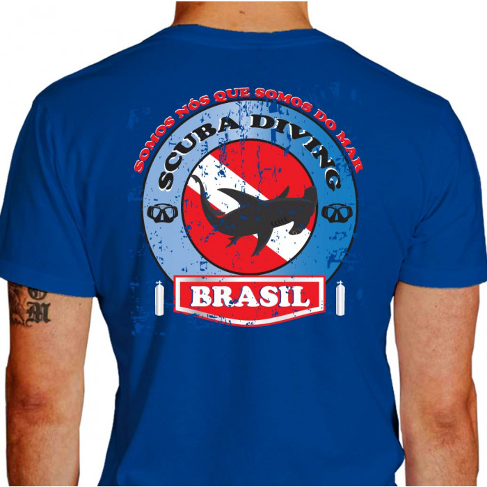 Camiseta - Mergulho - Somos nós que Somos do Mar Scuba Diving Shark Flag Costas Azul