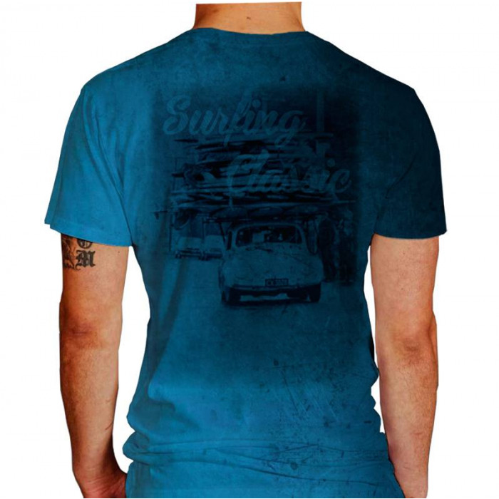 Camiseta - Surf - Surfistas de Fusca Carregando Várias Pranchas Surfing Classic Costas Azul