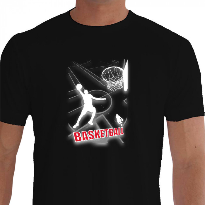 Camiseta - Basquete - Desenho Quadra Jogadores Saltando pra Cesta Preta