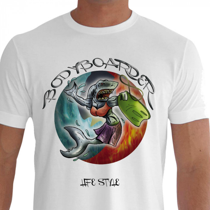 Camiseta - Bodyboard - Body Boarder Tubarão Fêmea de Biquini e Prancha Manobra em Onda