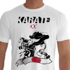 Camiseta - Karatê - Carateca Arte do Chute Perfeito Ushiro Gueri Japão Banner Karate Do