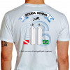 Camiseta - Mergulho - Dois Cilindros Bandeira Brasil e de Mergulho A Arte é um Resumo da Natureza Feita pela Imaginação Costas Branca