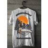 Camiseta - Trekking - Aventureiro Caminho Montanha Frase A Felicidade só Será Real se Você Correr Atrás Dela Costas Branca Cabide