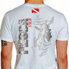 Camiseta - Pesca Submarina - Caçador Peixe e Arpão na Mão Plantas do Mar Bandeira Mergulhador Submerso - branca