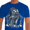 Camiseta - Muay Thai - Lutador com Mongkon na Defesa Canela e Punhos Frente Azul