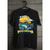 Camiseta - Pesca Esportiva - A Pescaria não Vive sem Mim Pescador Barco Sol Peixes Frente Preta